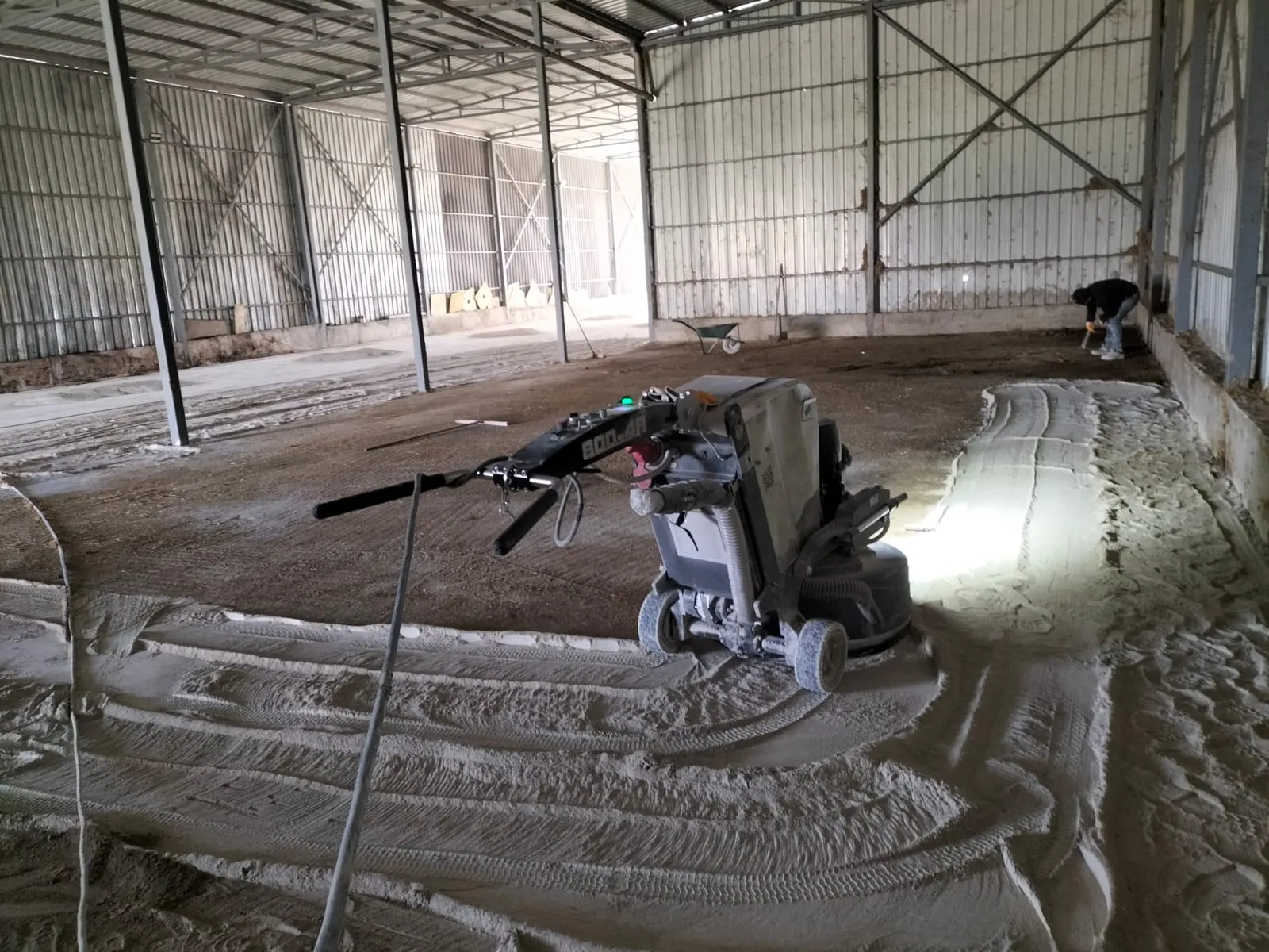 Geniş zeminlerde beton silme